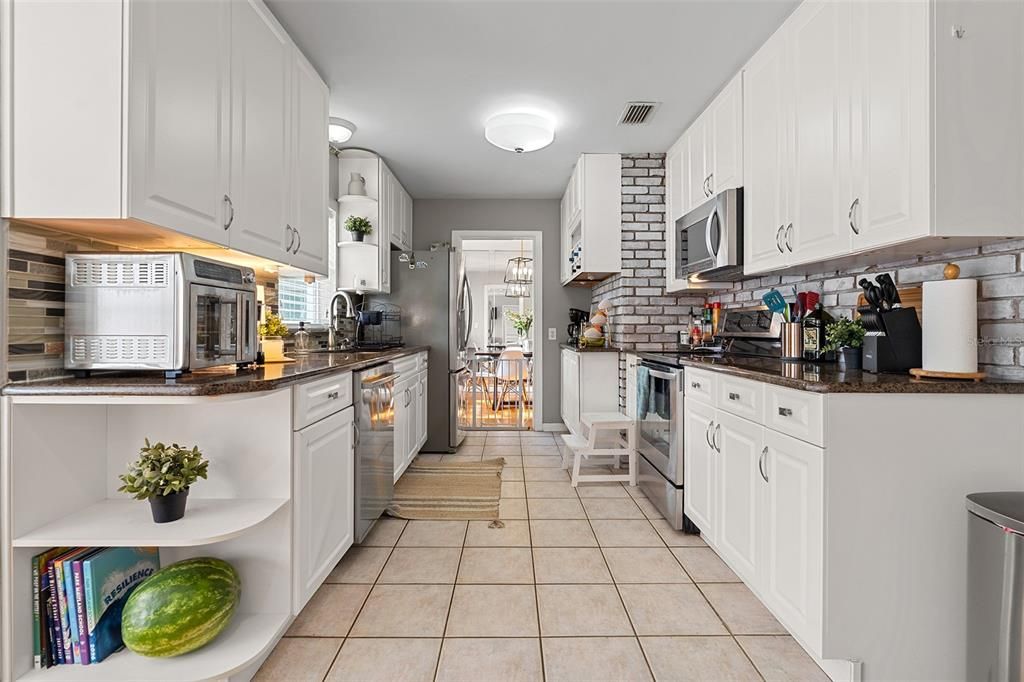 For Sale: $519,000 (3 beds, 2 baths, 1929 Square Feet)