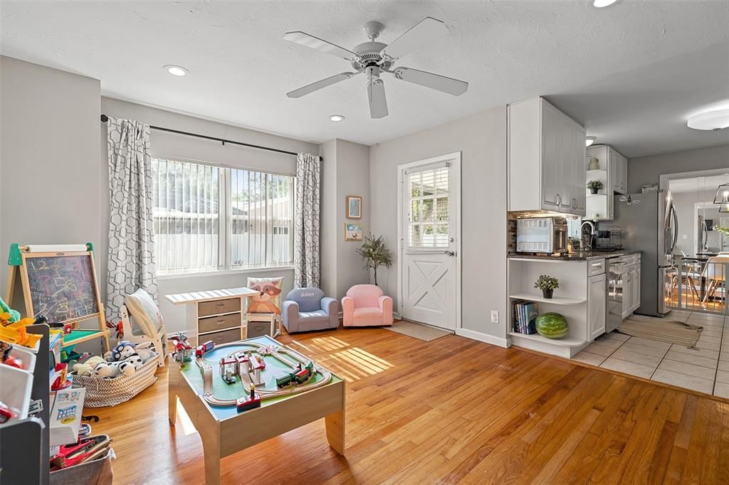 For Sale: $519,000 (3 beds, 2 baths, 1929 Square Feet)