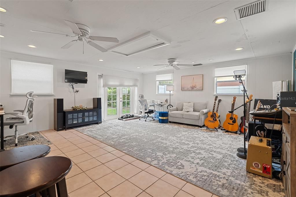 For Sale: $519,000 (3 beds, 2 baths, 1929 Square Feet)
