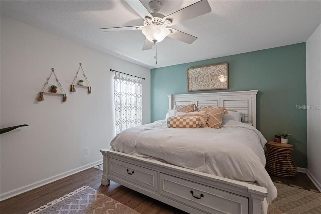For Sale: $514,900 (3 beds, 2 baths, 2283 Square Feet)