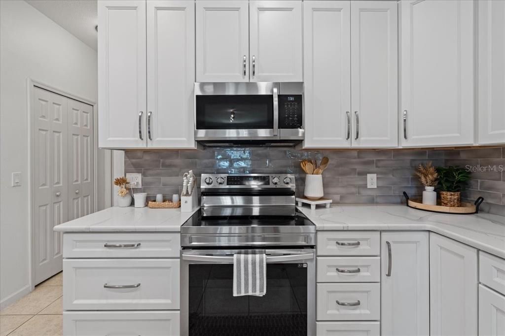 For Sale: $514,900 (3 beds, 2 baths, 2283 Square Feet)