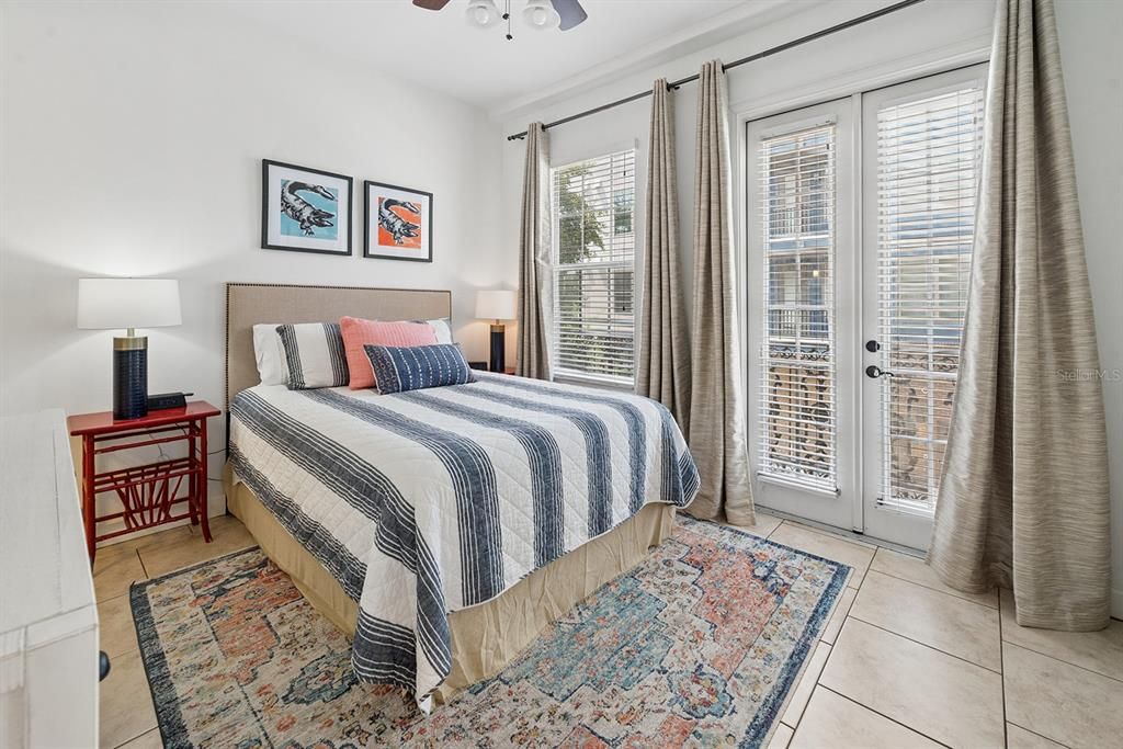 For Sale: $399,950 (2 beds, 2 baths, 1036 Square Feet)