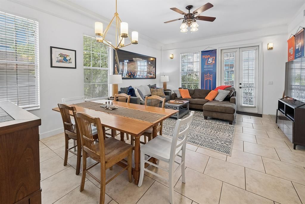 For Sale: $399,950 (2 beds, 2 baths, 1036 Square Feet)