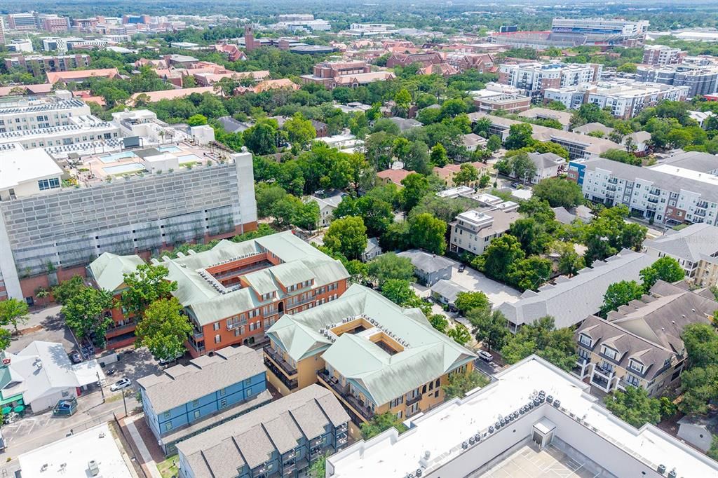 For Sale: $399,950 (2 beds, 2 baths, 1036 Square Feet)