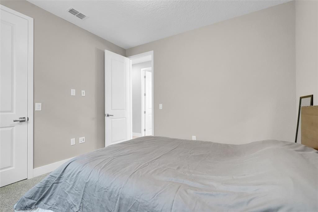 For Sale: $520,000 (3 beds, 2 baths, 2082 Square Feet)