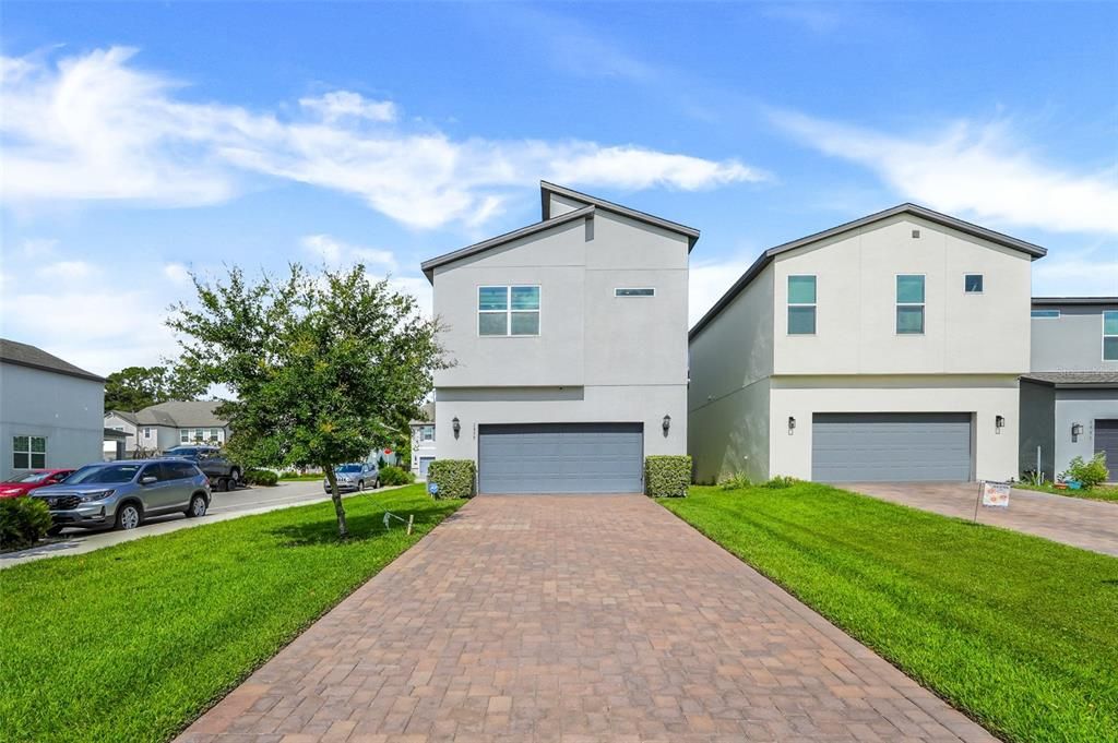 For Sale: $520,000 (3 beds, 2 baths, 2082 Square Feet)