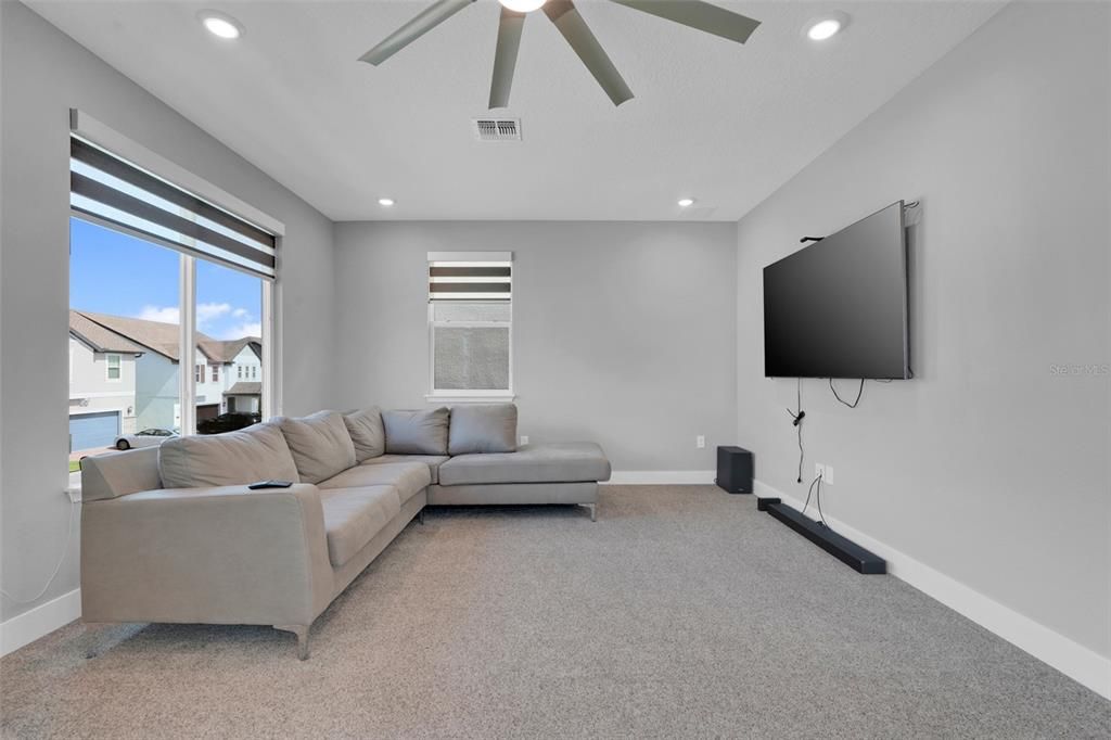 For Sale: $520,000 (3 beds, 2 baths, 2082 Square Feet)