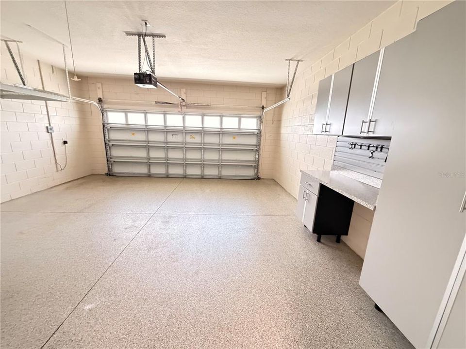 For Rent: $3,200 (4 beds, 3 baths, 2114 Square Feet)