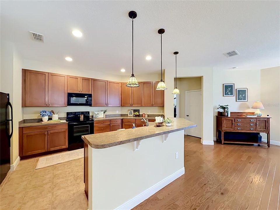For Sale: $349,000 (4 beds, 2 baths, 2004 Square Feet)