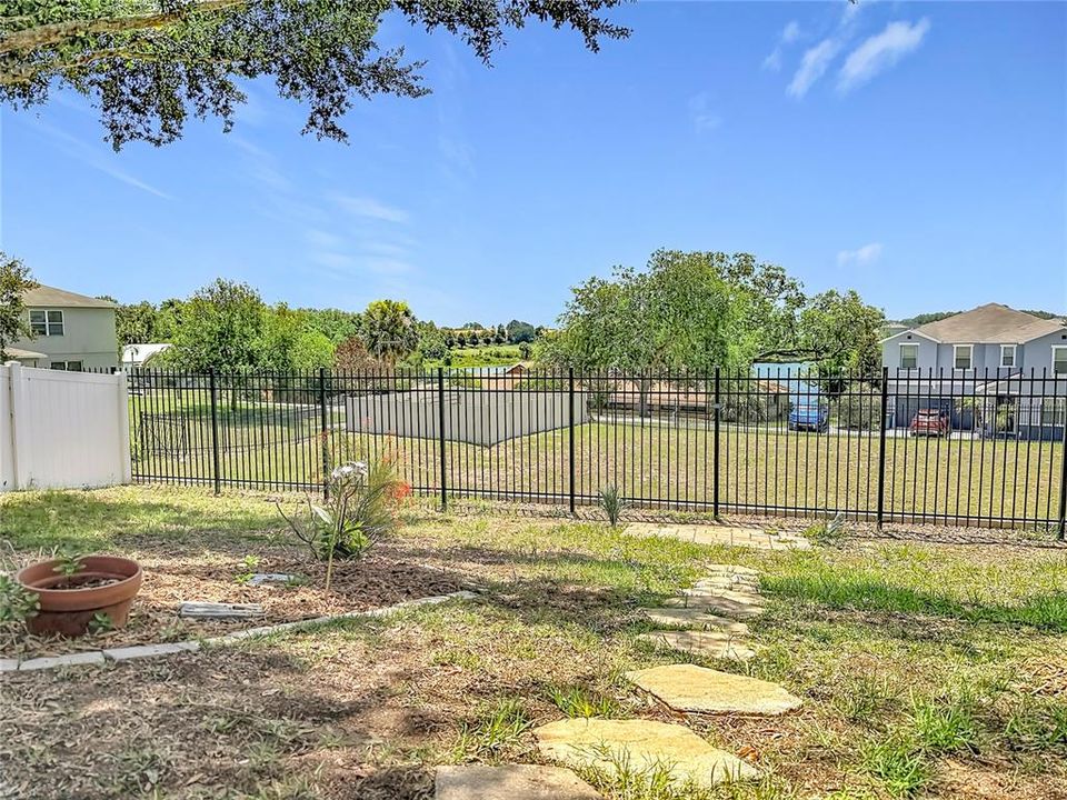 For Sale: $349,000 (4 beds, 2 baths, 2004 Square Feet)