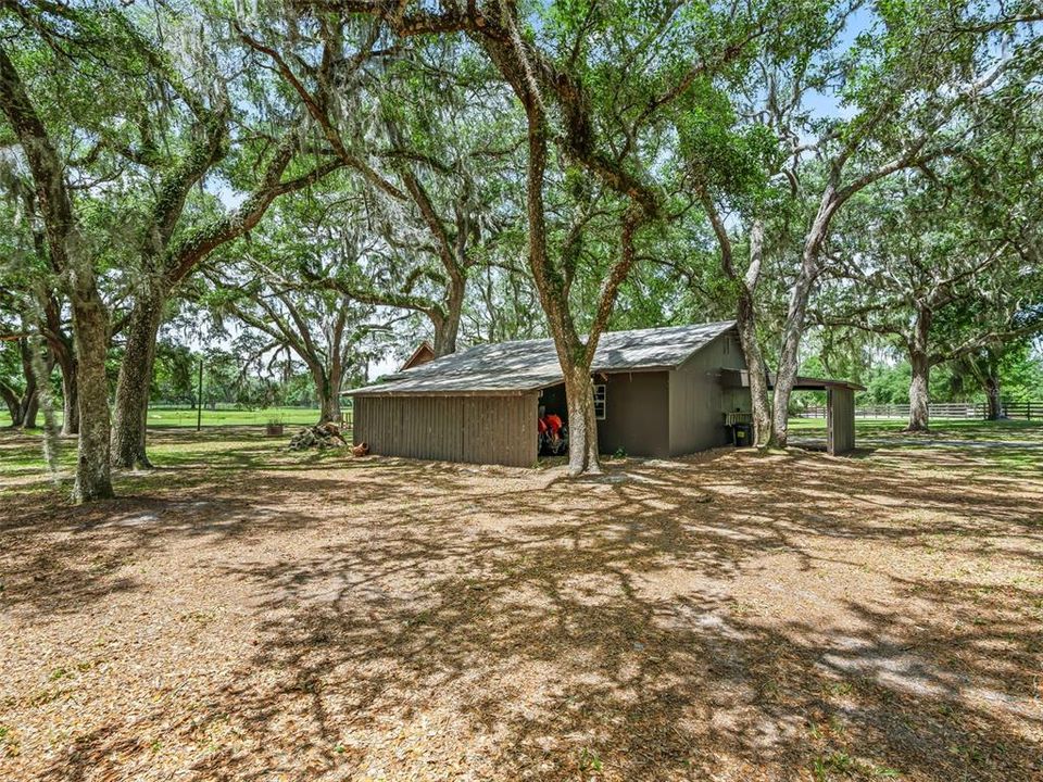 For Sale: $649,000 (2 beds, 2 baths, 975 Square Feet)