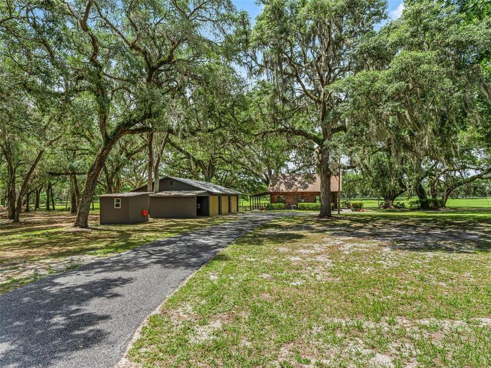For Sale: $649,000 (2 beds, 2 baths, 975 Square Feet)