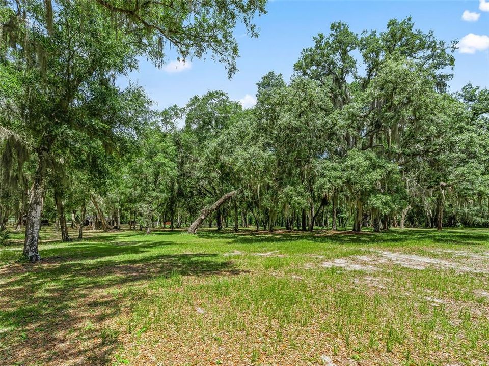 For Sale: $649,000 (2 beds, 2 baths, 975 Square Feet)