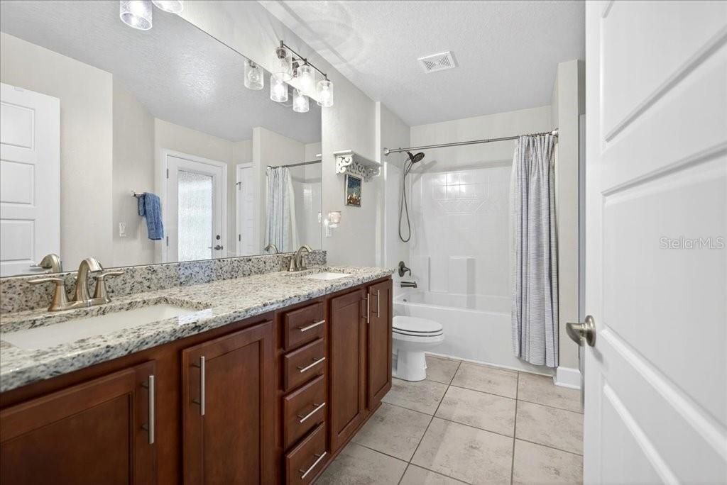For Sale: $460,000 (4 beds, 3 baths, 2508 Square Feet)