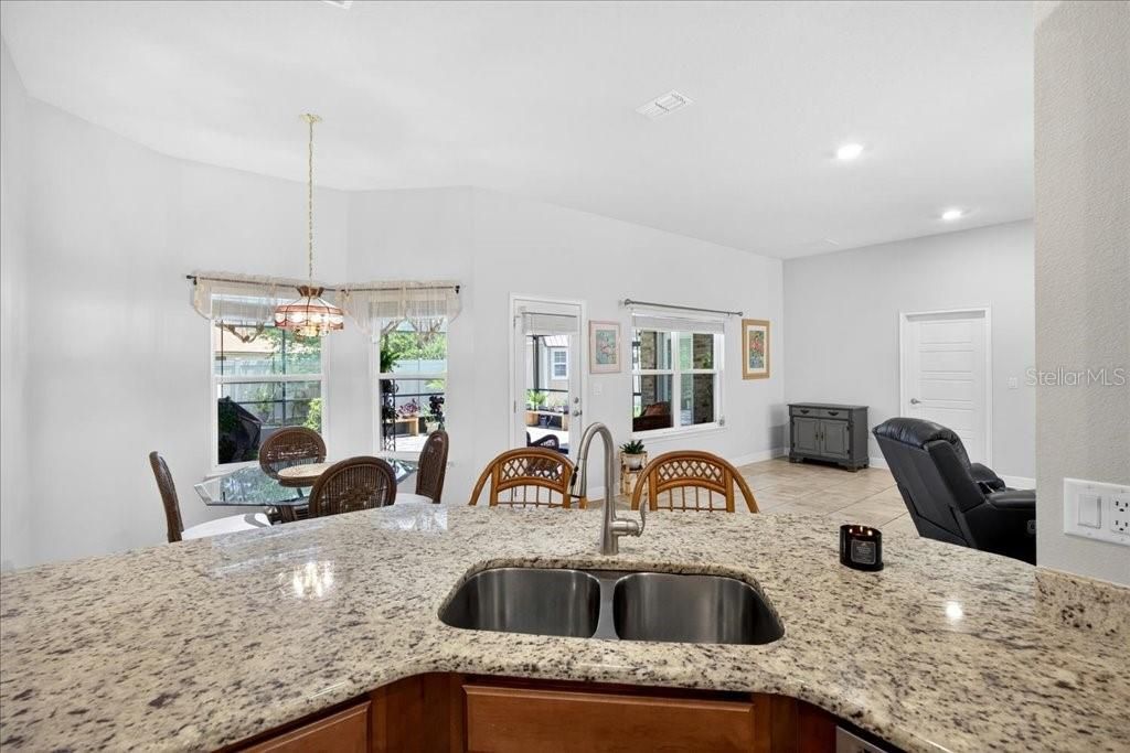 For Sale: $460,000 (4 beds, 3 baths, 2508 Square Feet)