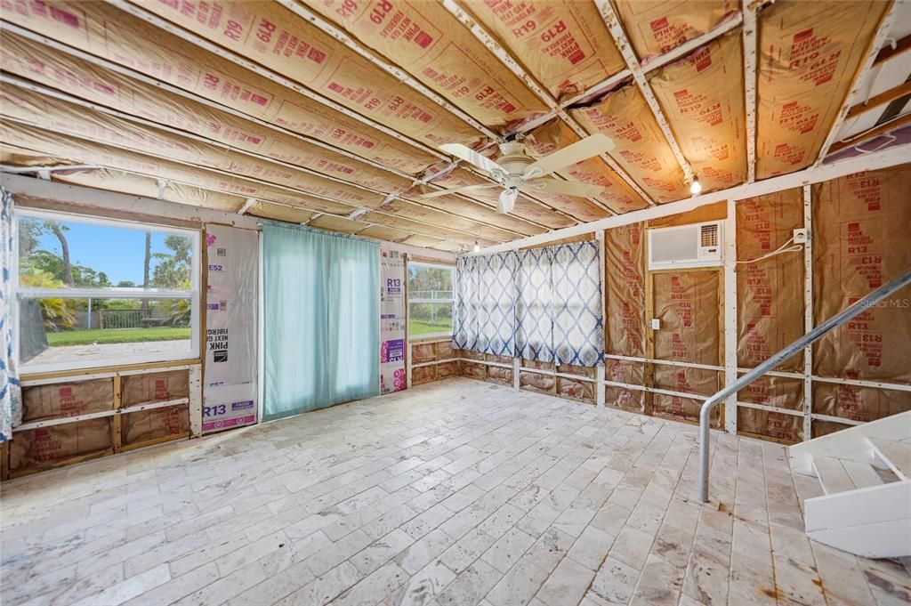 На продажу: $249,900 (3 спален, 2 ванн, 1200 Квадратных фут)