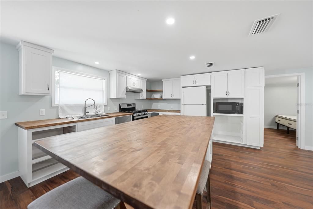 На продажу: $249,900 (3 спален, 2 ванн, 1200 Квадратных фут)