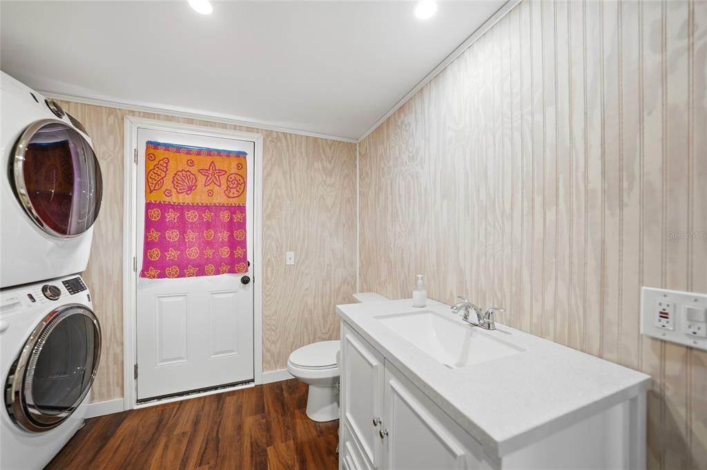 На продажу: $249,900 (3 спален, 2 ванн, 1200 Квадратных фут)