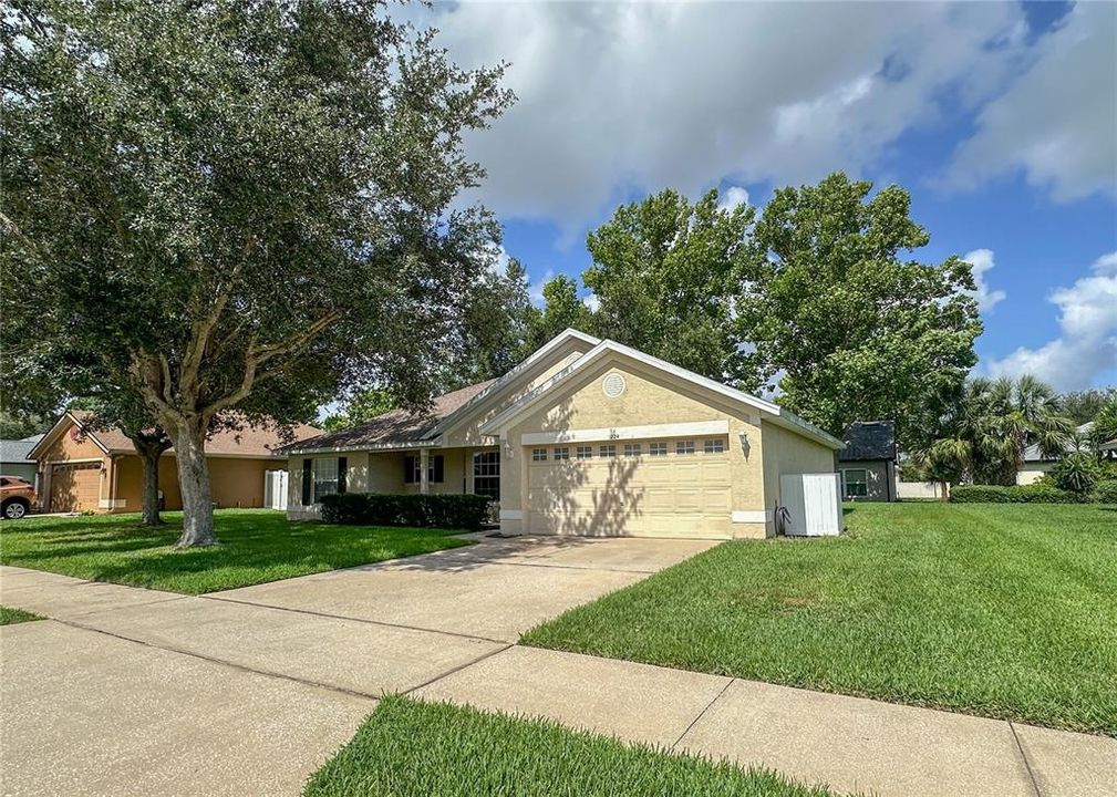 For Rent: $2,865 (3 beds, 2 baths, 1591 Square Feet)