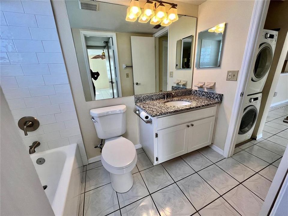 For Rent: $1,900 (2 beds, 1 baths, 730 Square Feet)