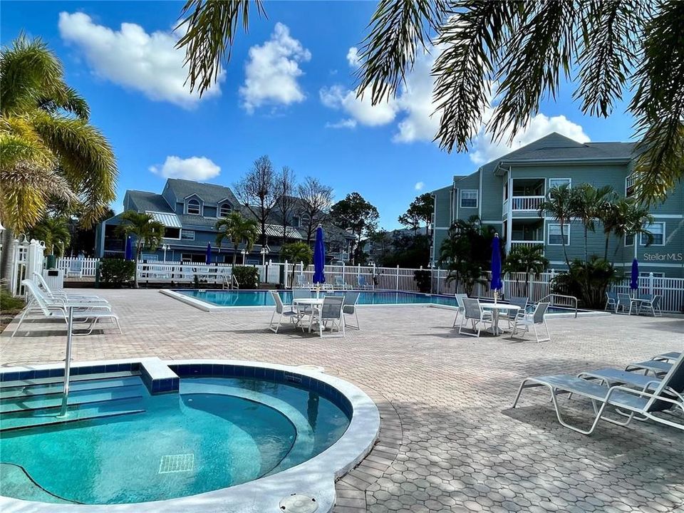 For Rent: $1,900 (2 beds, 1 baths, 730 Square Feet)