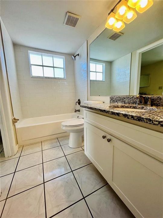 For Rent: $1,900 (2 beds, 1 baths, 730 Square Feet)