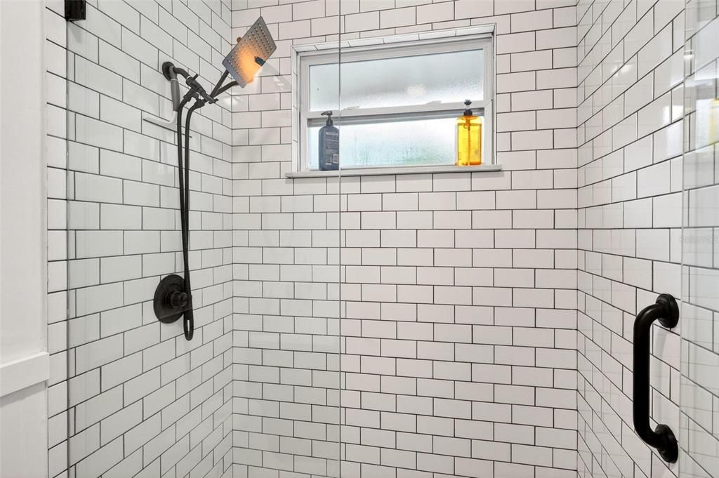For Rent: $4,900 (3 beds, 2 baths, 3140 Square Feet)