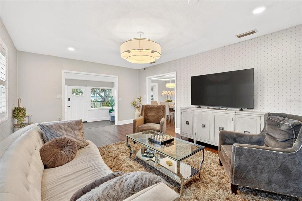 For Rent: $4,900 (3 beds, 2 baths, 3140 Square Feet)