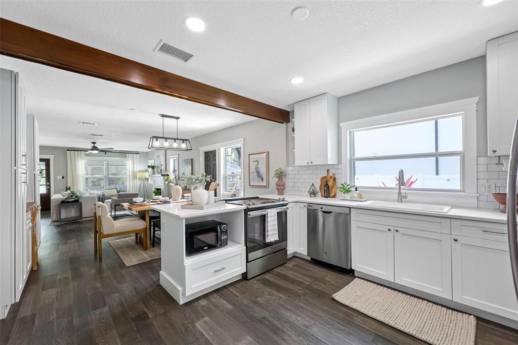 Active With Contract: $750,000 (4 beds, 2 baths, 1692 Square Feet)