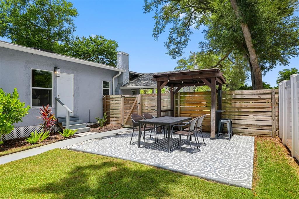 Active With Contract: $750,000 (4 beds, 2 baths, 1692 Square Feet)