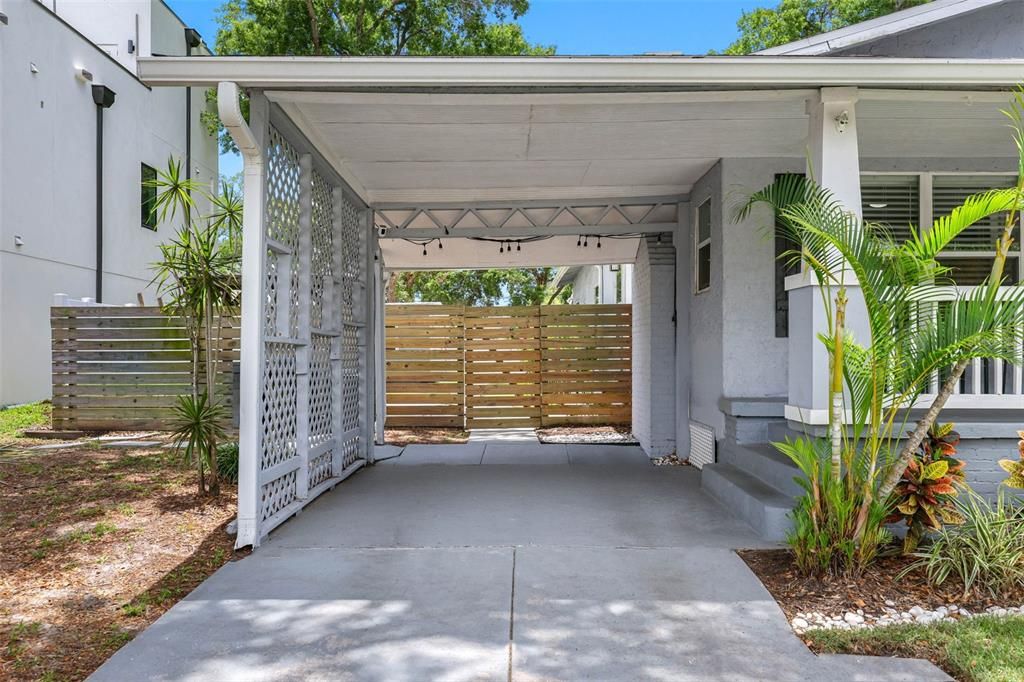 Active With Contract: $750,000 (4 beds, 2 baths, 1692 Square Feet)