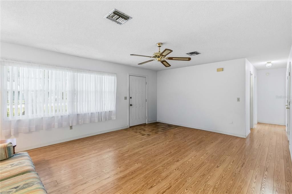 En Venta: $320,000 (2 camas, 2 baños, 1512 Pies cuadrados)