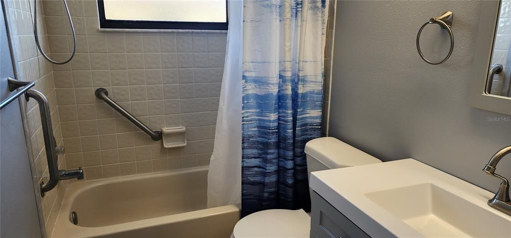 For Sale: $299,900 (2 beds, 2 baths, 1196 Square Feet)