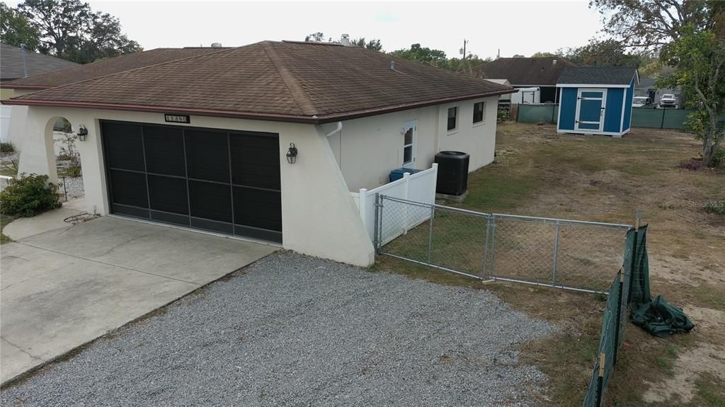 For Sale: $299,900 (2 beds, 2 baths, 1196 Square Feet)