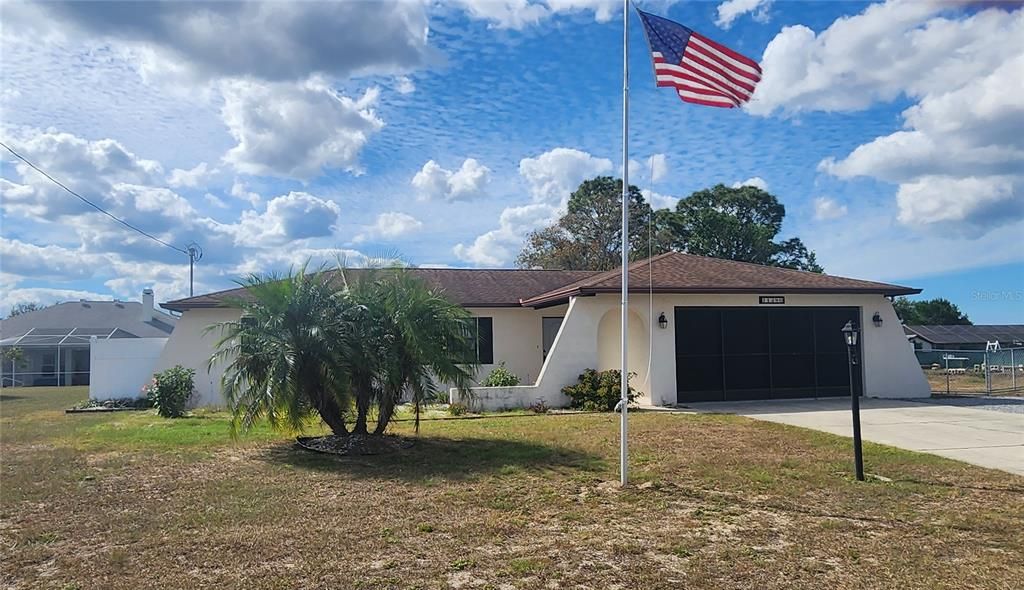 For Sale: $299,900 (2 beds, 2 baths, 1196 Square Feet)