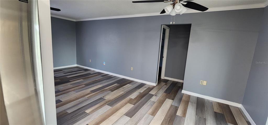 For Sale: $299,900 (2 beds, 2 baths, 1196 Square Feet)