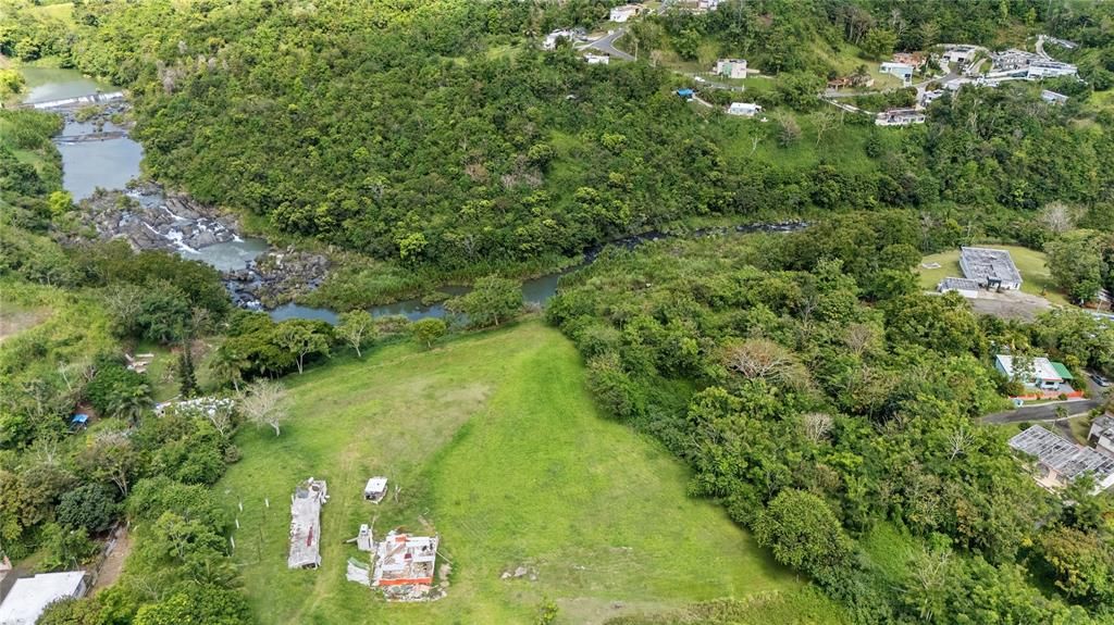 На продажу: $195,000 (2.58 acres)