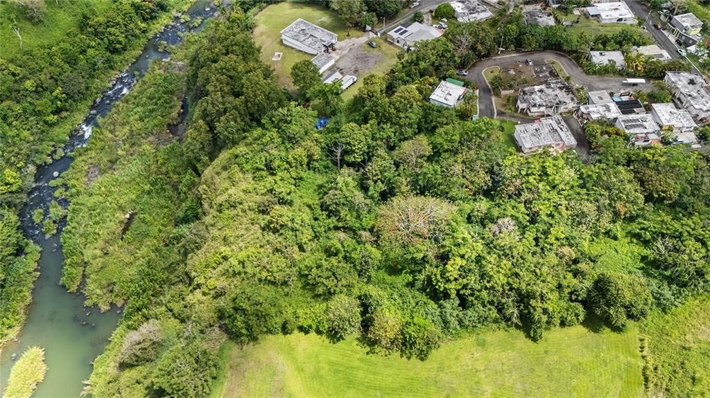На продажу: $195,000 (2.58 acres)