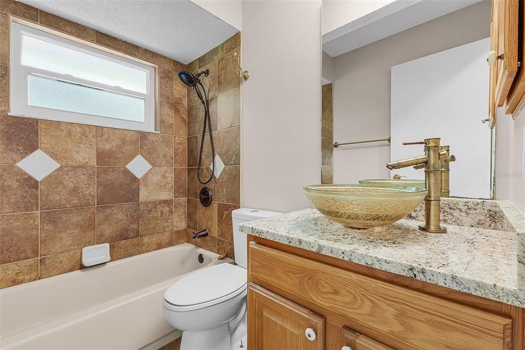 En Venta: $325,000 (3 camas, 2 baños, 1309 Pies cuadrados)