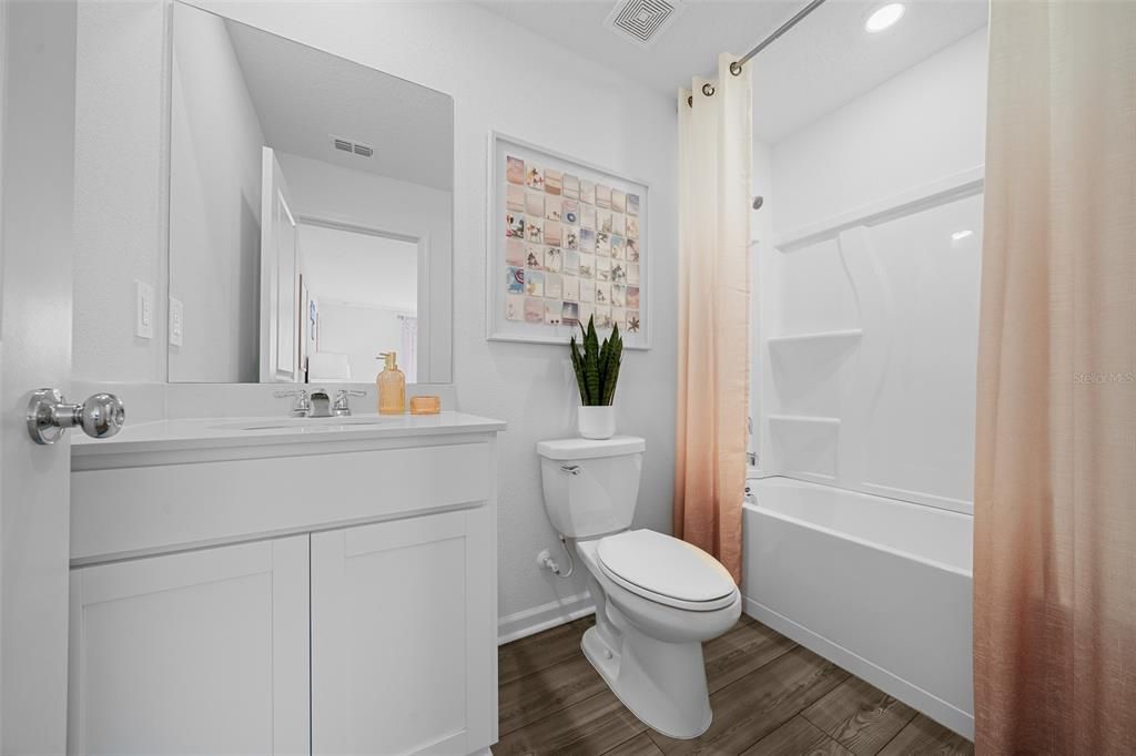 На продажу: $346,990 (4 спален, 3 ванн, 2205 Квадратных фут)