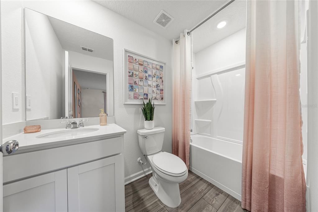 На продажу: $346,990 (4 спален, 3 ванн, 2205 Квадратных фут)