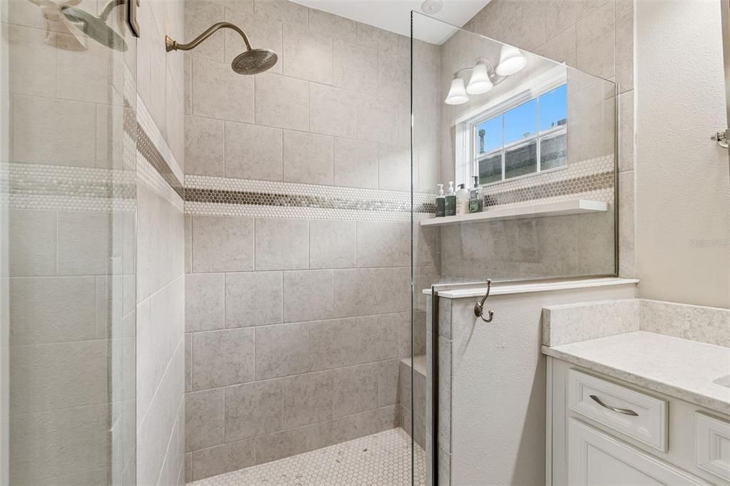 En Venta: $585,000 (3 camas, 2 baños, 2090 Pies cuadrados)