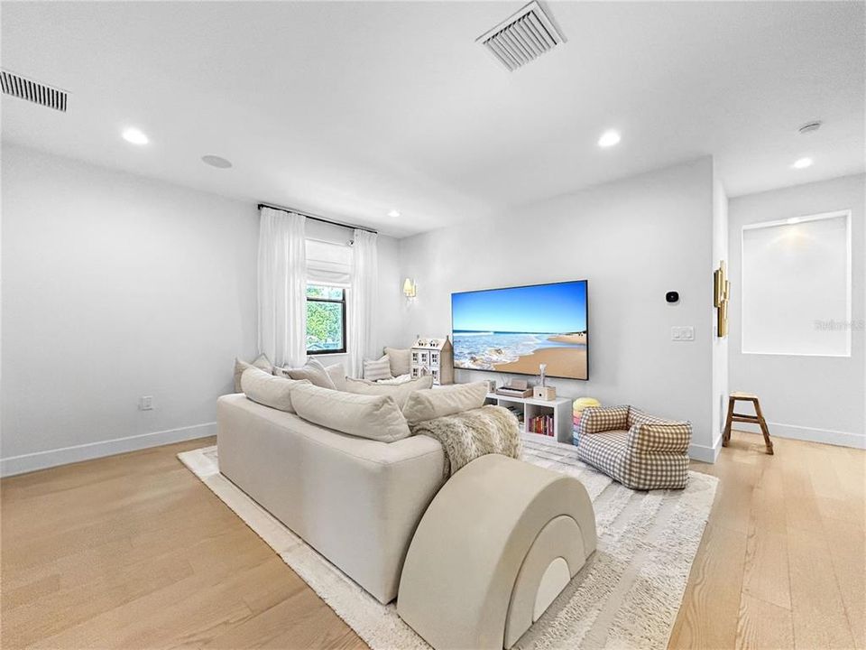For Sale: $1,250,000 (4 beds, 3 baths, 3751 Square Feet)