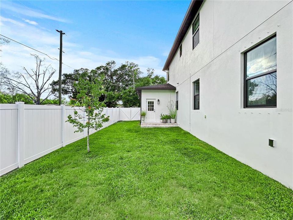 For Sale: $1,250,000 (4 beds, 3 baths, 3751 Square Feet)