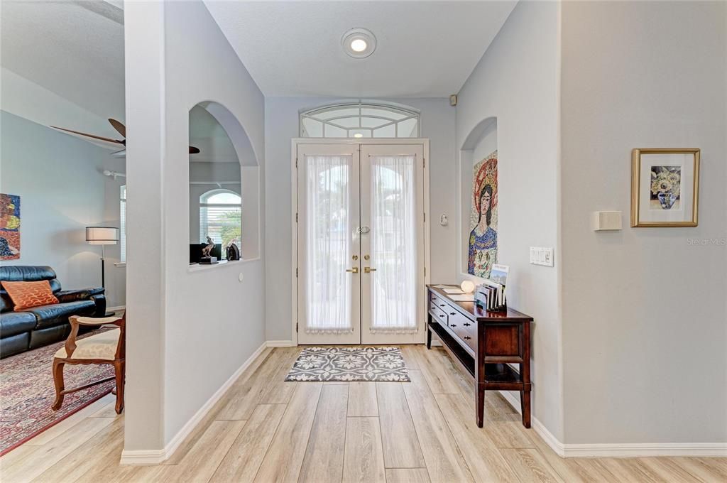 En Venta: $678,000 (3 camas, 2 baños, 2375 Pies cuadrados)