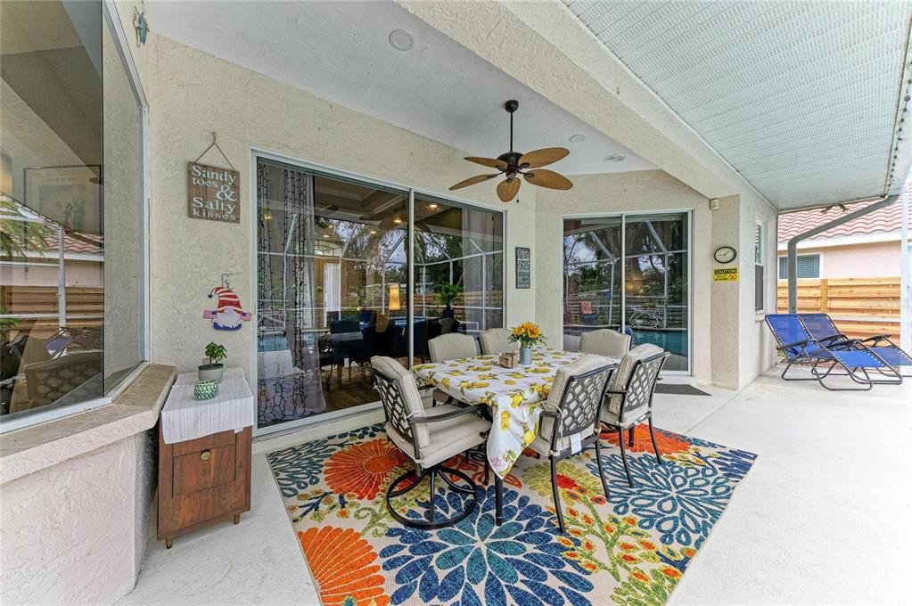 En Venta: $678,000 (3 camas, 2 baños, 2375 Pies cuadrados)