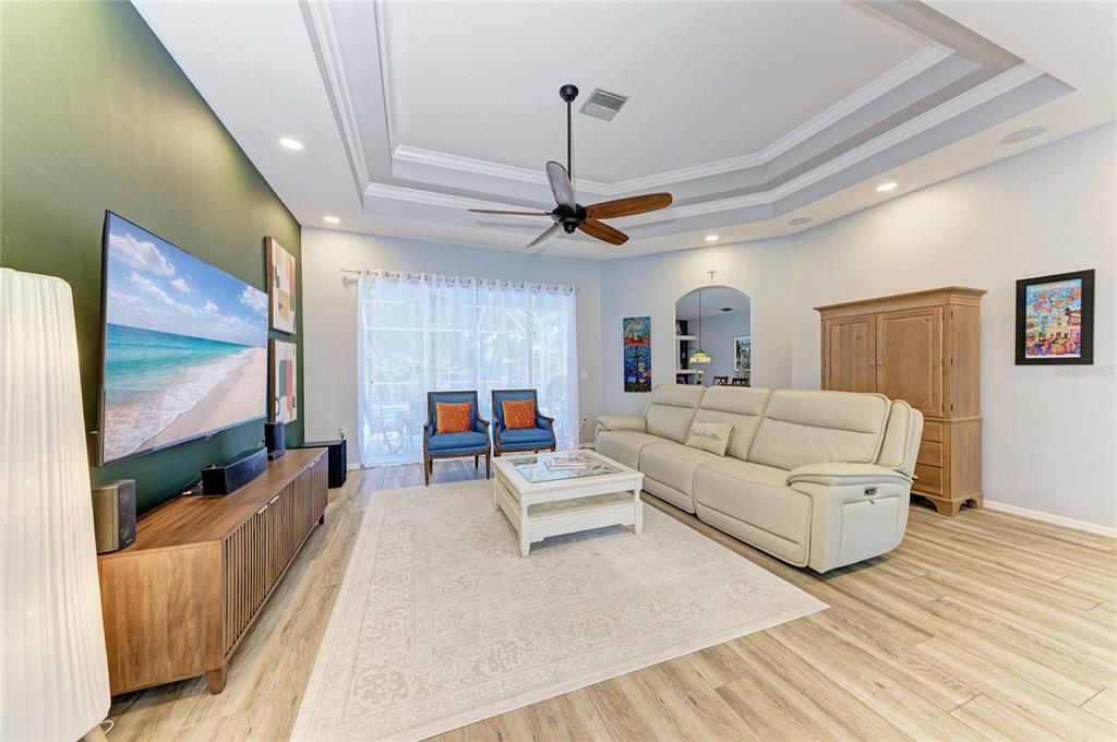 En Venta: $678,000 (3 camas, 2 baños, 2375 Pies cuadrados)