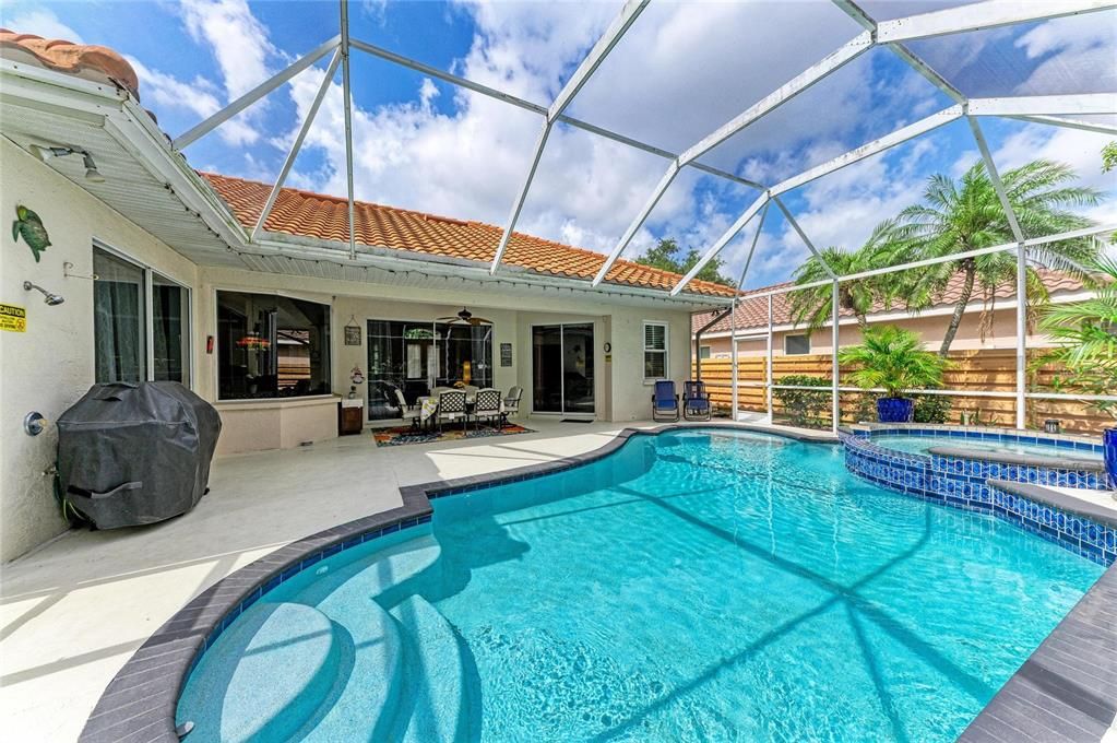 En Venta: $678,000 (3 camas, 2 baños, 2375 Pies cuadrados)