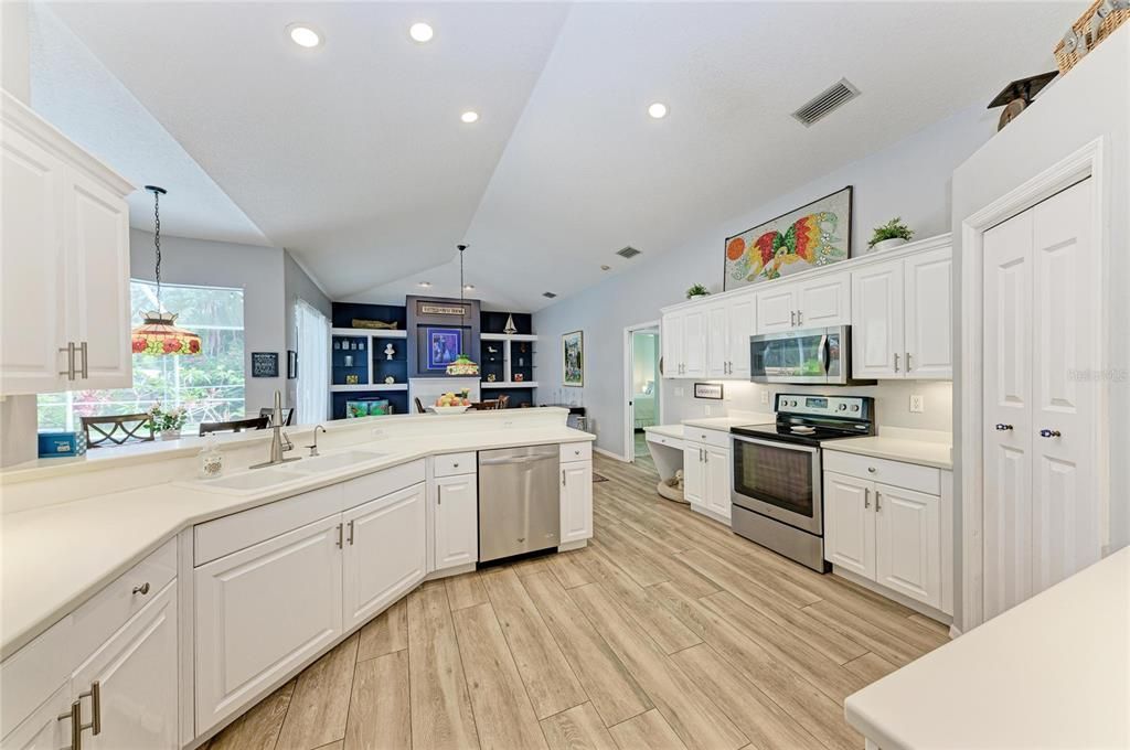En Venta: $678,000 (3 camas, 2 baños, 2375 Pies cuadrados)
