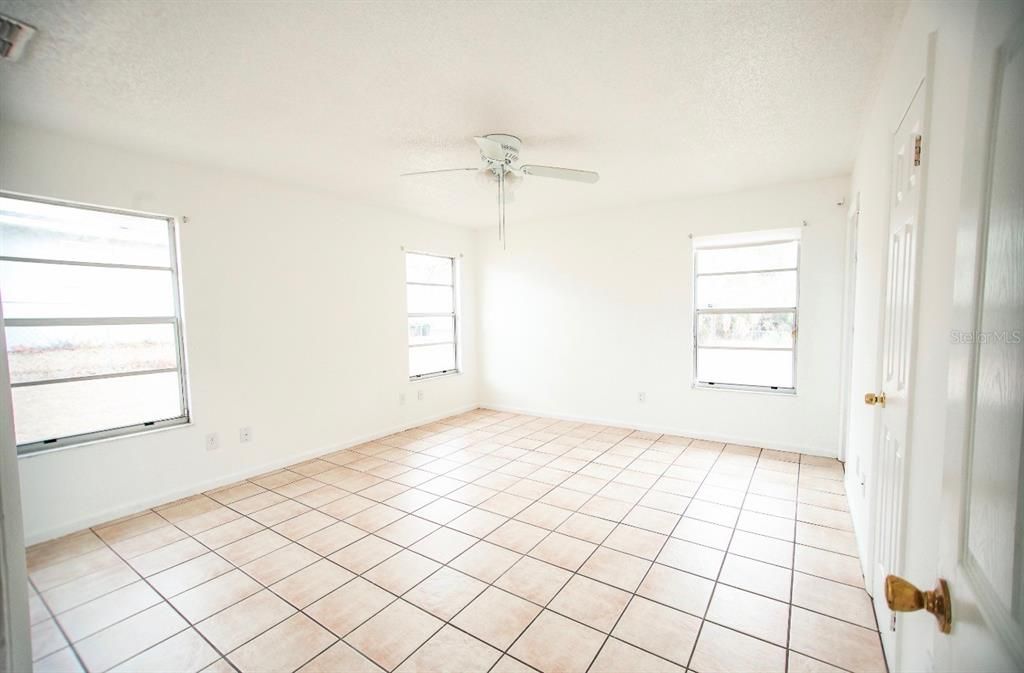 For Sale: $235,000 (3 beds, 2 baths, 1572 Square Feet)